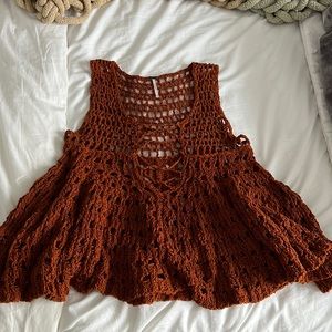 Knitted sweater vest